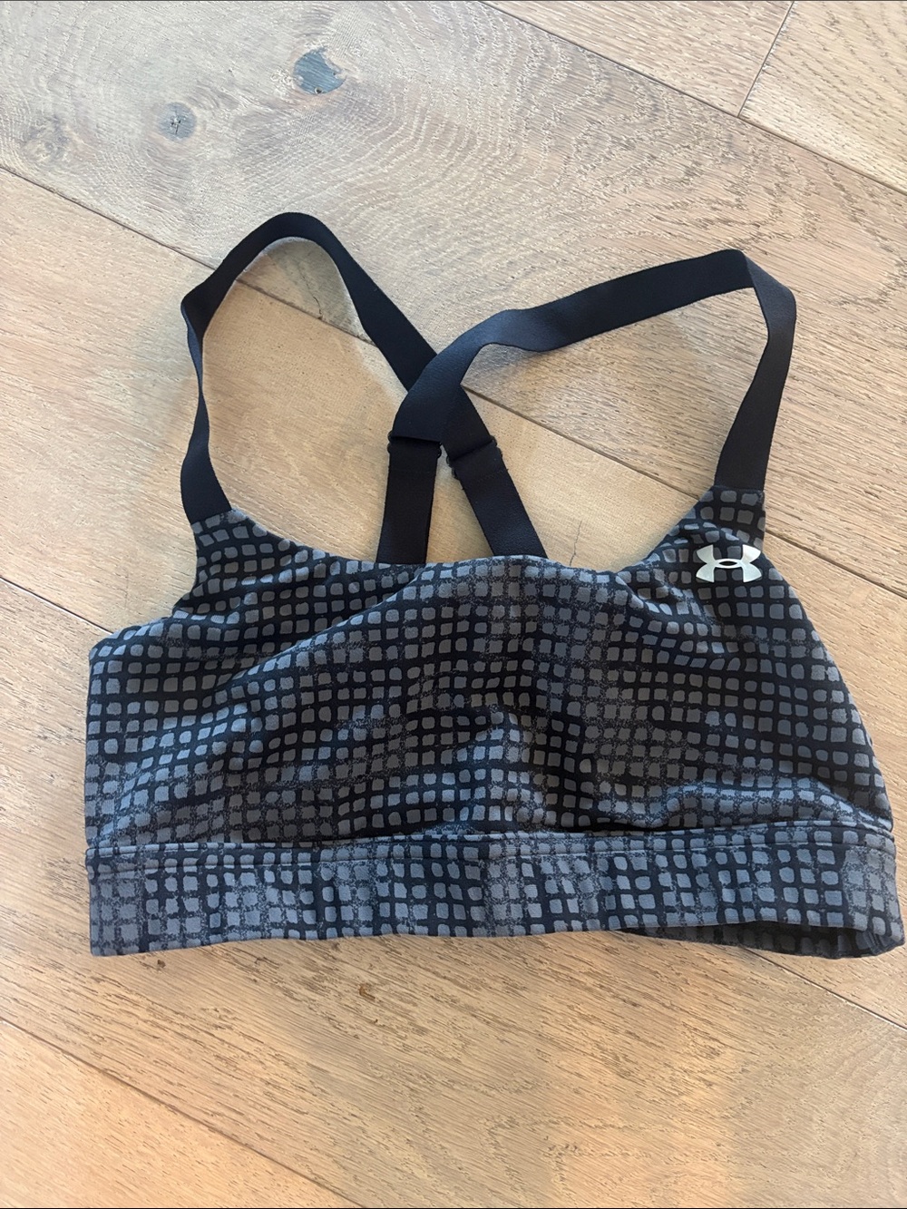 Under Armour Black & Gray Patterned Sports Bra